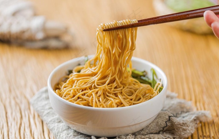 葱油拌面图片