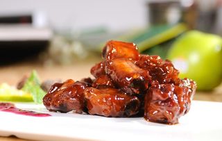 话梅烧仔排骨图片