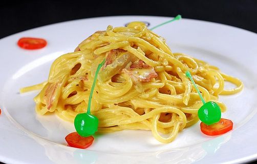 意大利面奶油培根炒意面图片 意大利面奶油培根炒意面图片