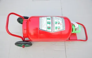 推车式 灭火器 横卧图片