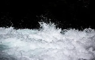 溅起的水花图片