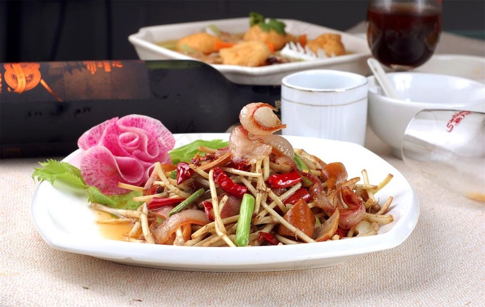 折耳根炒腊肉图片