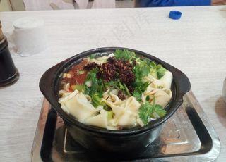 渑池砂锅面图片