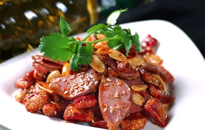 菜香辣酥鸭胗图片