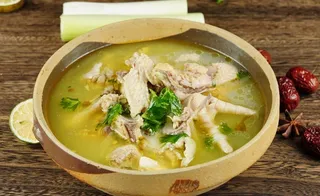 炖鸡汤鸡块图片