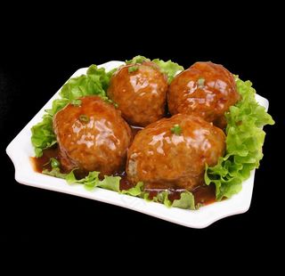 红烧狮子头图片