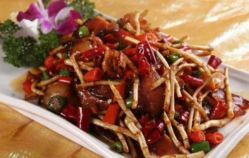 折耳根炒腊肉图片 折耳根炒腊肉图片