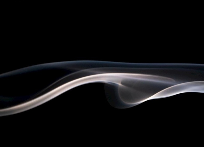 烟雾袅绕摄影图片