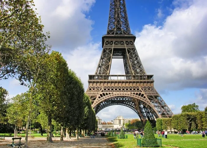 埃菲尔铁塔          图片
