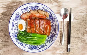 烧鹅拼叉烧饭图片