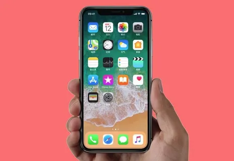 免抠手拿iPhone X素材图片
