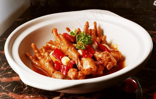 砂锅凤爪鸡脚图片