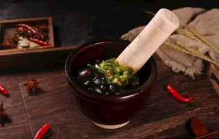 擂辣椒皮蛋图片