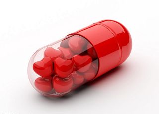 3D爱心药丸图片