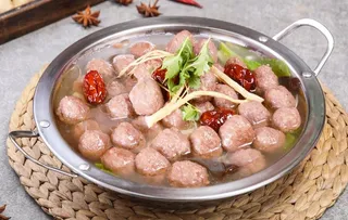 锅仔牛肉丸子图片