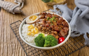 卤肉饭图片