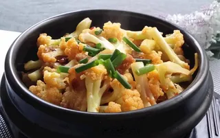 干锅有机菜花摄影图图片