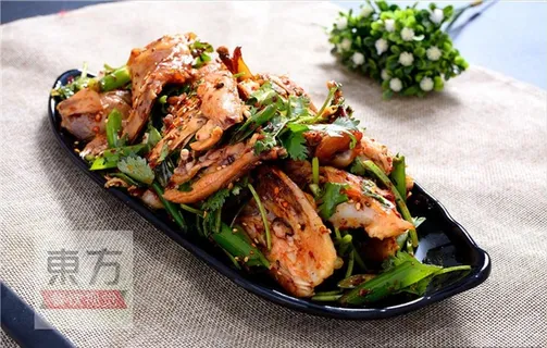 熏拌鸡架图片 熏拌鸡架图片