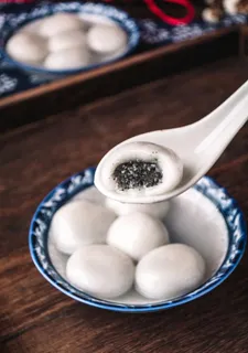 黑芝麻汤圆摄影图图片 黑芝麻汤圆摄影图图片