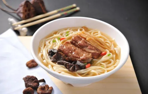 排骨面图片