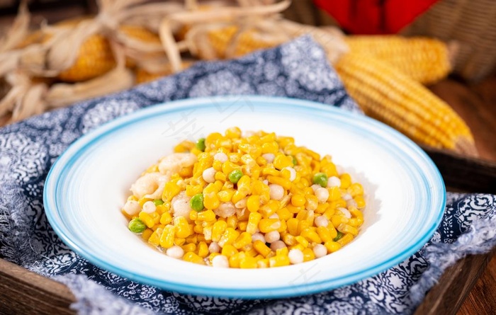 鸡头米炒虾仁玉米图片