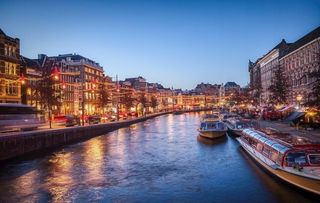 城市江边风景图图片