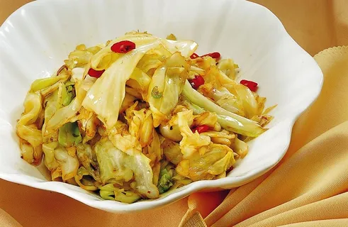 炝炒手撕包菜图片 炝炒手撕包菜图片