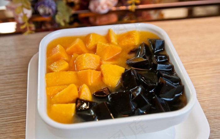 芒果凉粉酒窝甜品图片