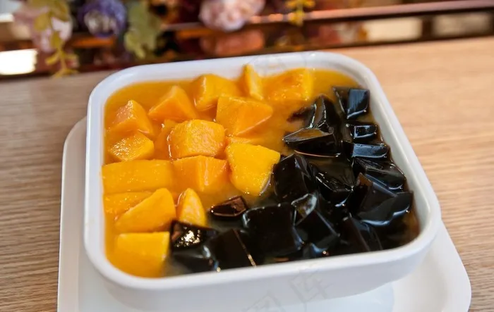 芒果凉粉酒窝甜品图片