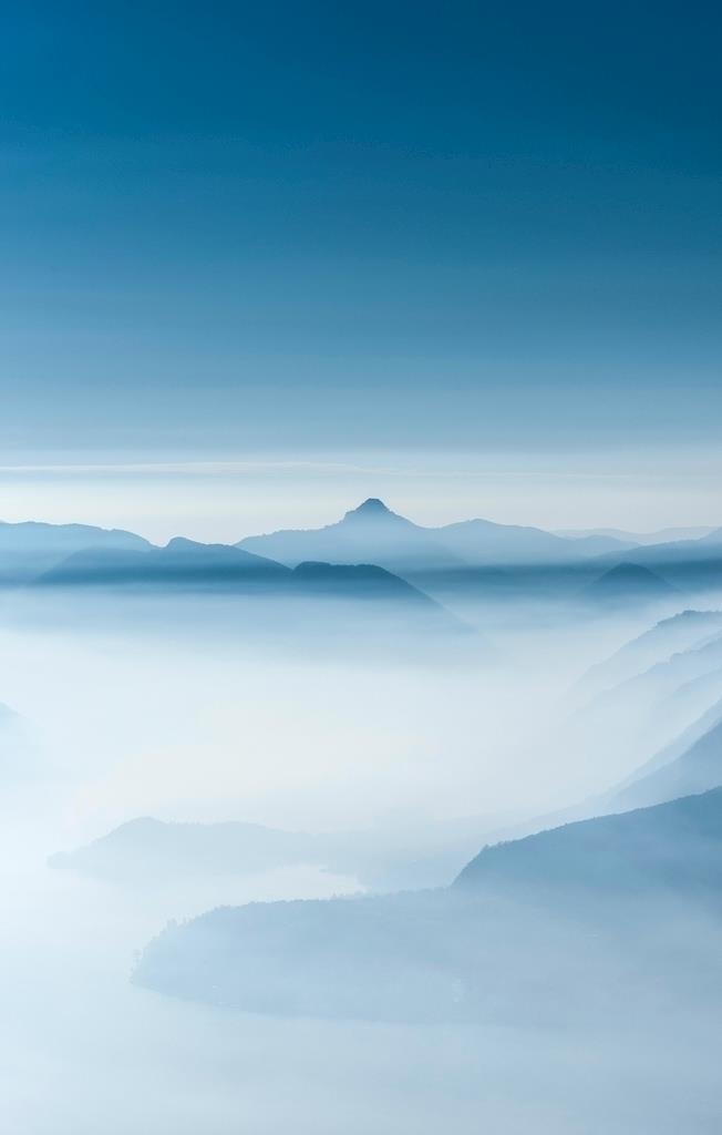 高山白云图片