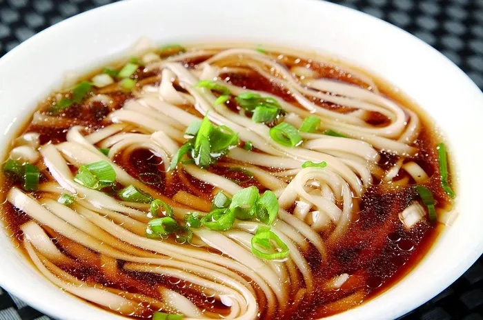 阳春面条图片