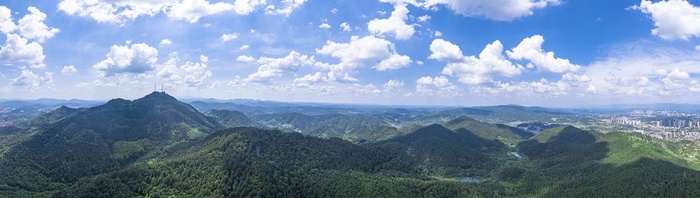 蓝天白云高山图片