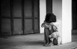 抑郁的女人图片