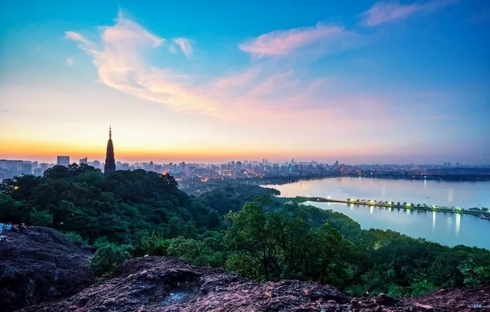 城央湖景图片