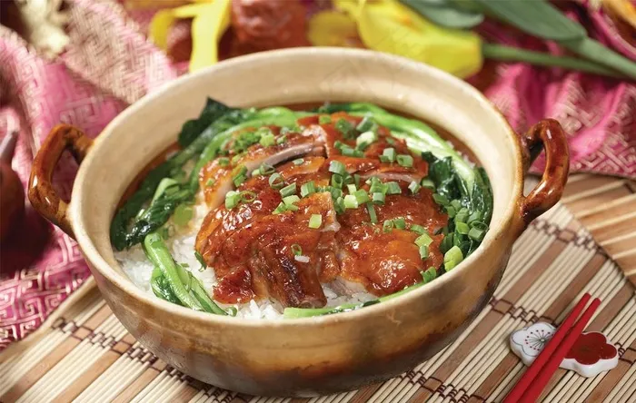 烧鹅煲仔饭图片