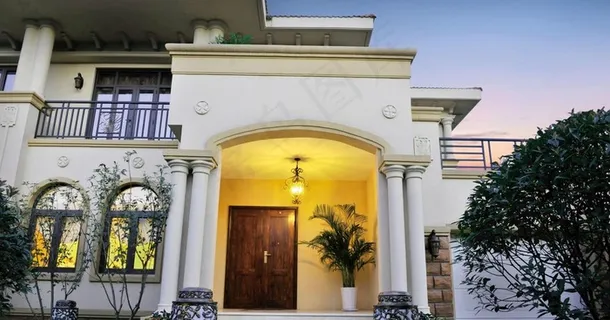 别墅入户门图片