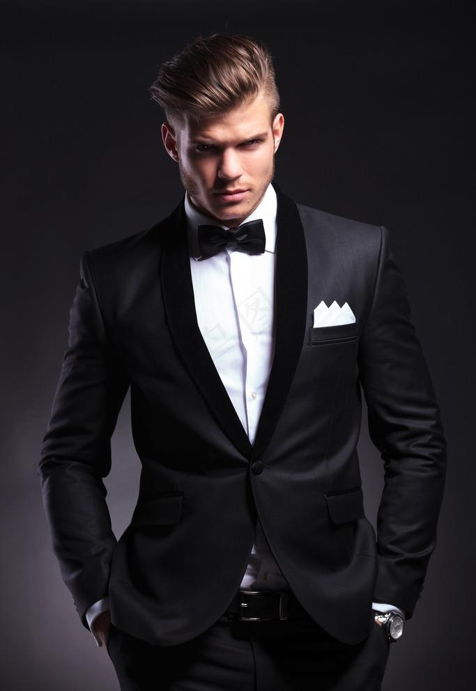 高清帅哥西装男摄影图片