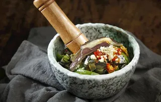 烧椒皮蛋擂茄子图片