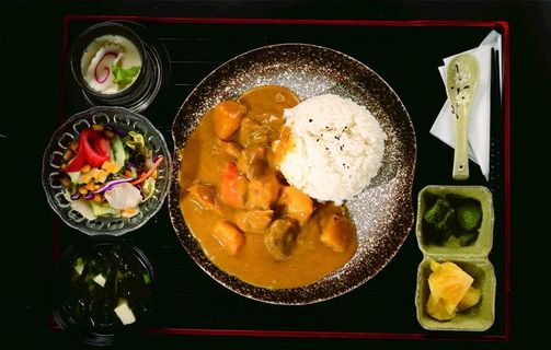 土豆咖喱饭图片