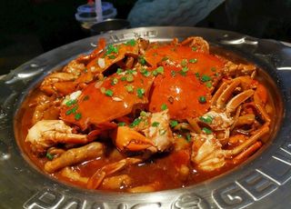 螃蟹鸡脚煲图片