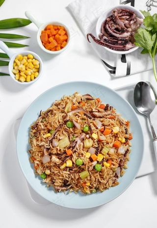 鱿鱼炒饭图片