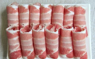 新鲜的猪肉卷图片