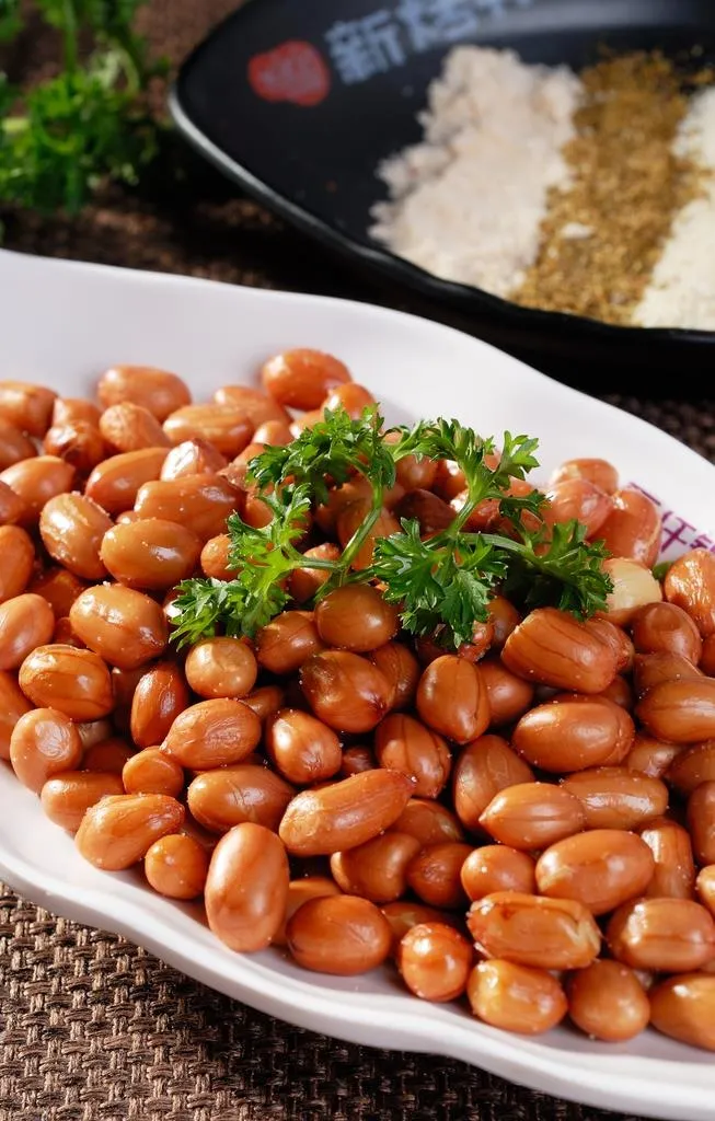 油炸花生米图片