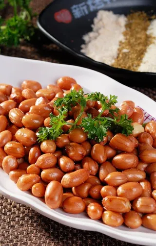 油炸花生米图片