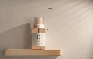 化妆品喷雾样机图片