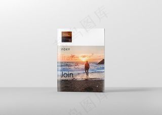 竖版杂志画册PSD贴图样机模板图片