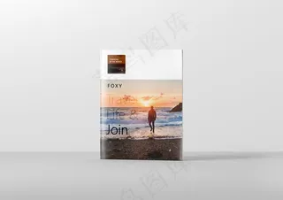 竖版杂志画册PSD贴图样机模板图片