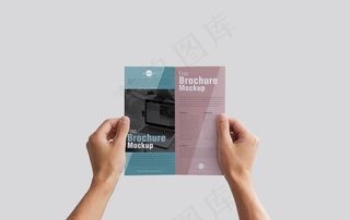 手拿折页样机效果图片