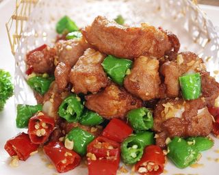 辣子爆脆骨图片