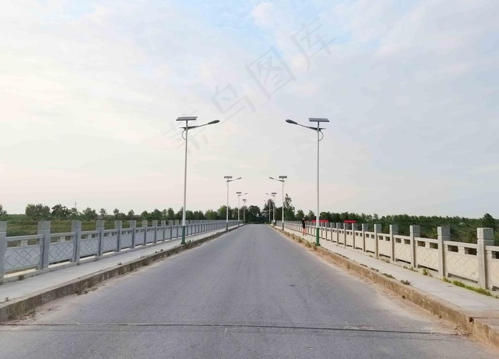 空荡荡的乡村道路风景图片